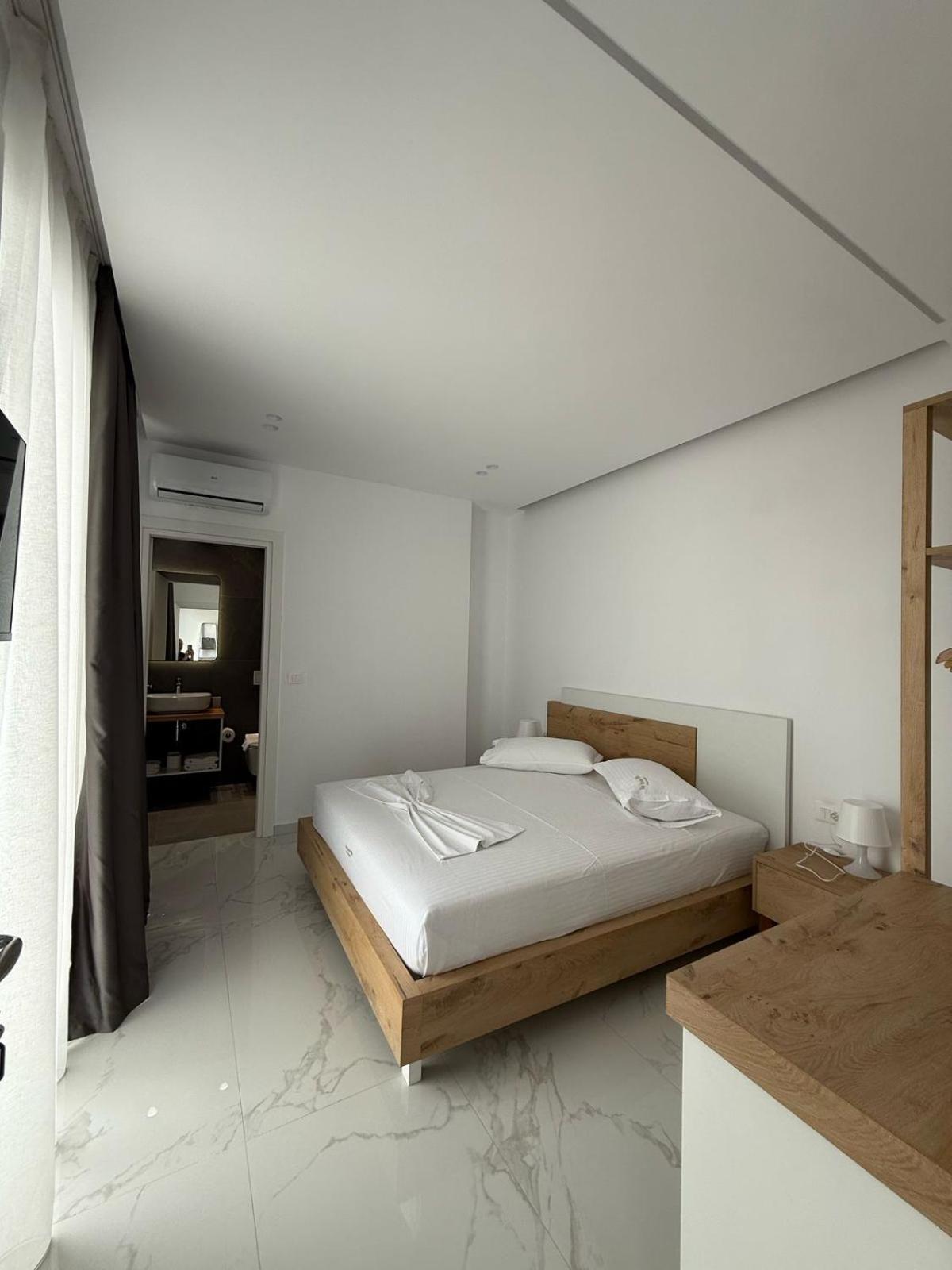 Sea Breeze Villa Saranda Extérieur photo