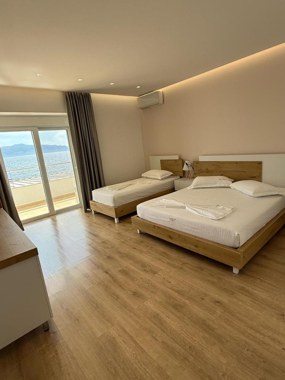 Sea Breeze Villa Saranda Extérieur photo
