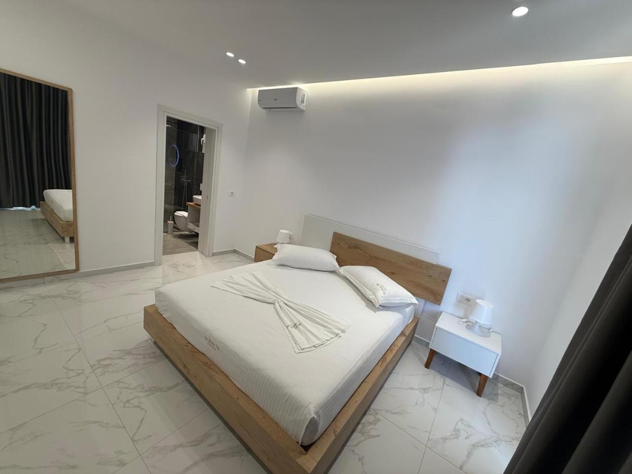 Sea Breeze Villa Saranda Extérieur photo